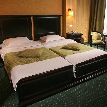 Hotel Novera Τιμισοάρα Δωμάτιο φωτογραφία