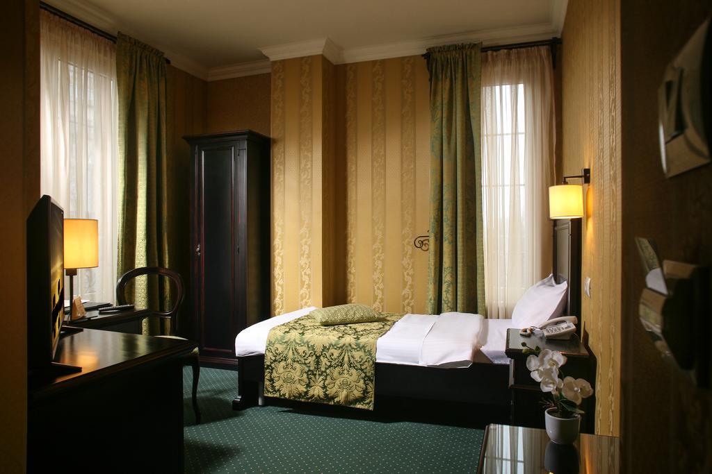 Hotel Novera Τιμισοάρα Δωμάτιο φωτογραφία