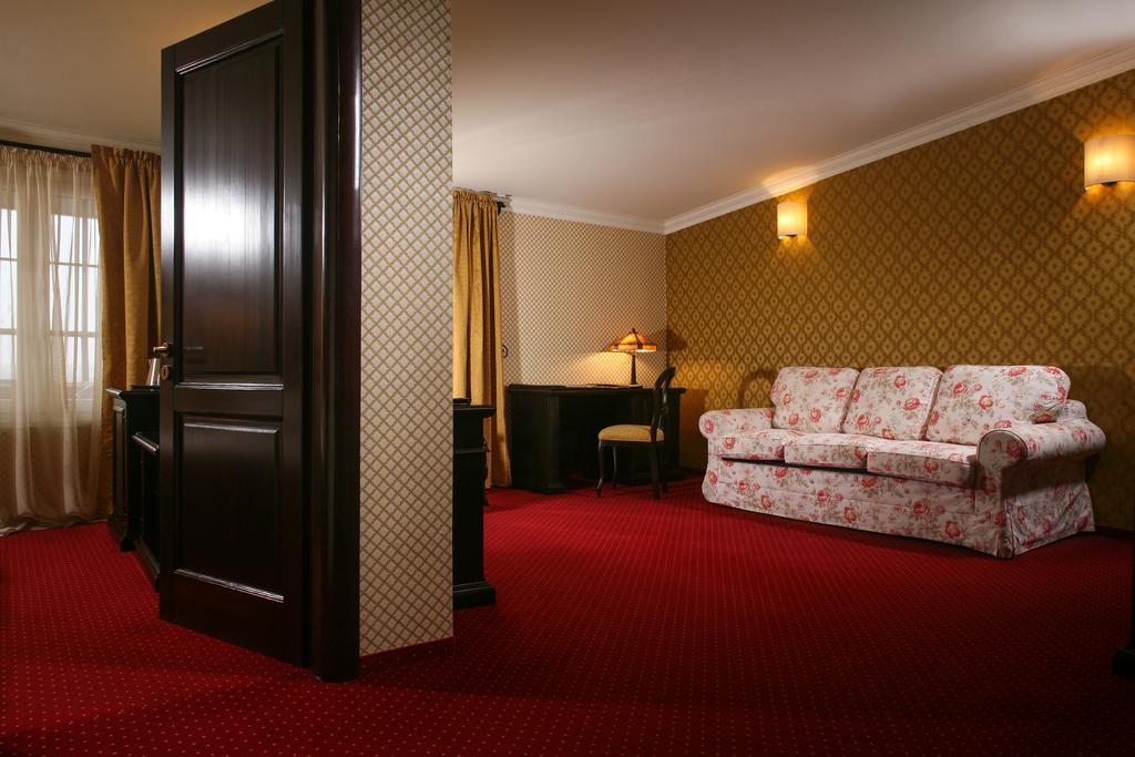 Hotel Novera Τιμισοάρα Δωμάτιο φωτογραφία