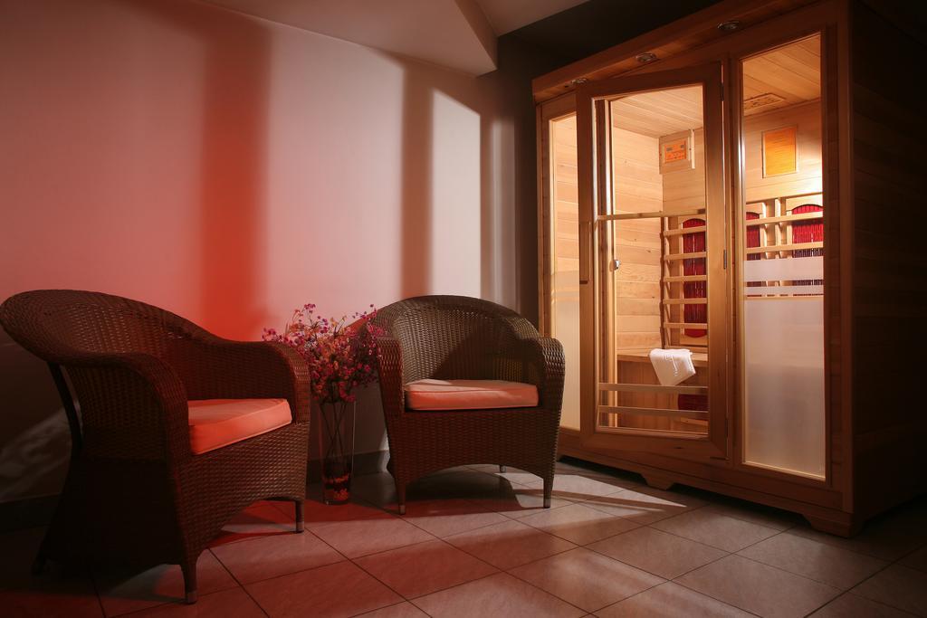 Hotel Novera Τιμισοάρα Εξωτερικό φωτογραφία